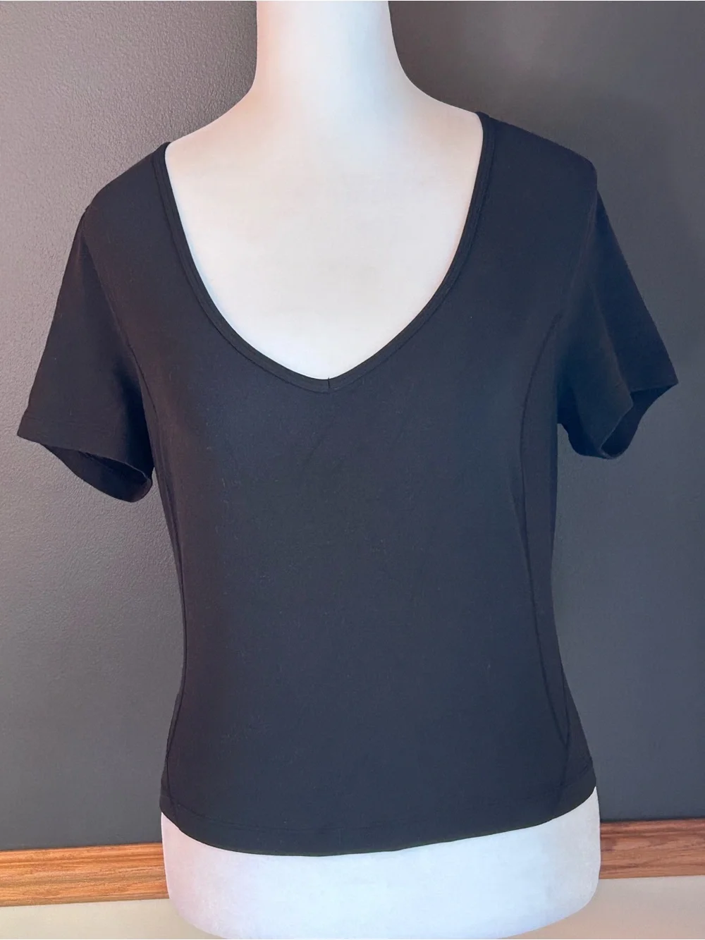 Lululemon Align T-Shirt Black Women’s Size 6 Cropped